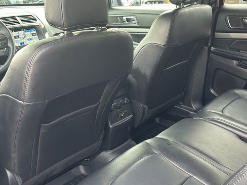 Used 2018 Ford Explorer XLT w/ Equipment Group 202A image 31