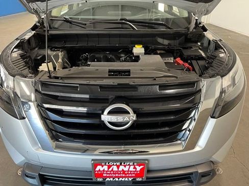 Used 2024 Nissan Pathfinder SV FWD image 9