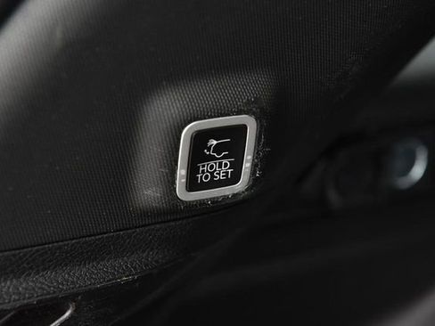 Used 2024 Jeep Grand Cherokee Altitude image 25