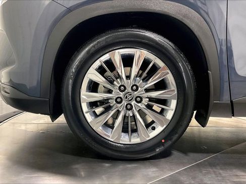 Certified 2024 Toyota Grand Highlander AWD image 10