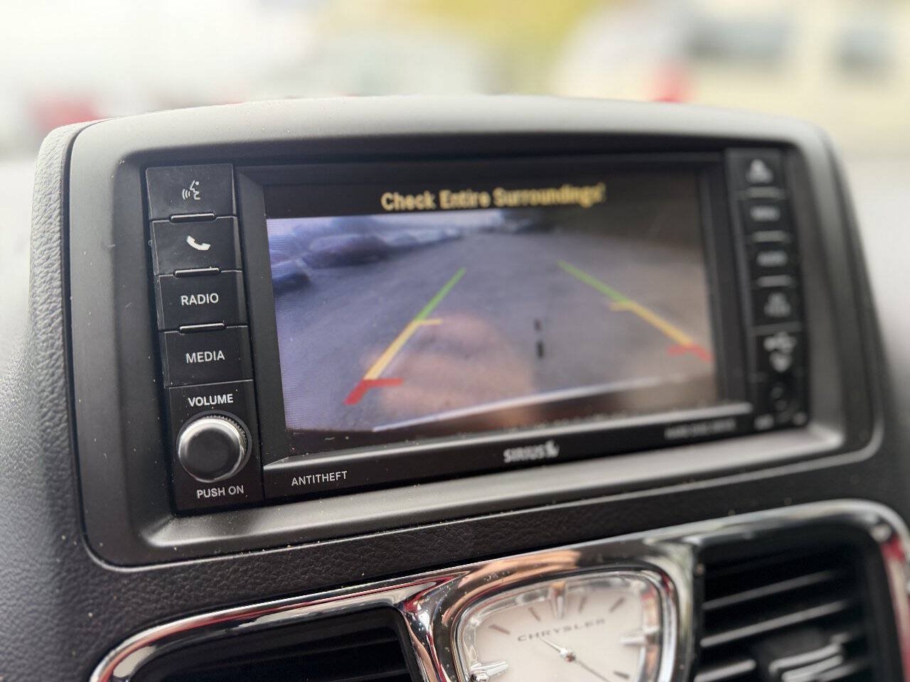 Used 2013 Chrysler Town & Country Touring FWD image 21