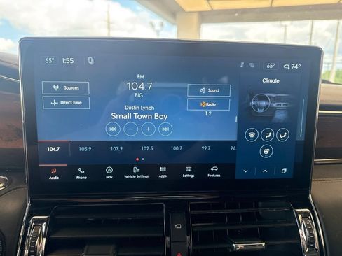 Used 2023 Lincoln Navigator Black Label AWD/4WD image 18