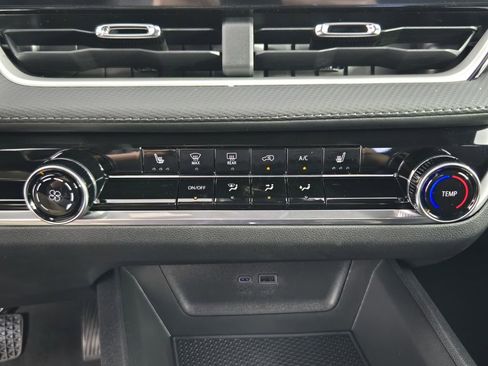 New 2026 Chevrolet Equinox LT w/ LPO, Floor Liner Package image 16