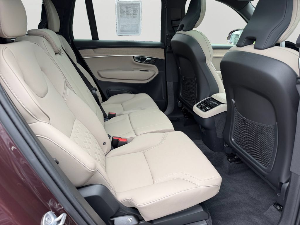 Certified 2026 Volvo XC90 B6 Plus AWD/4WD image 9