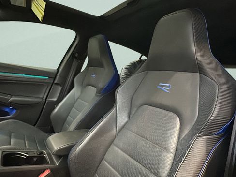 Used 2024 Volkswagen Golf R AWD/4WD image 11