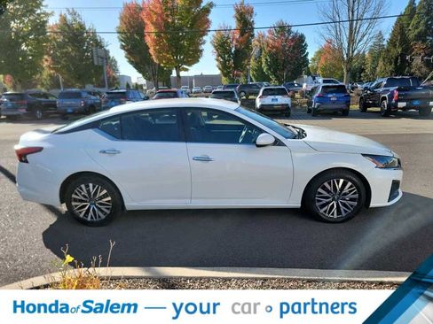 Used 2023 Nissan Altima 2.5 SV image 23