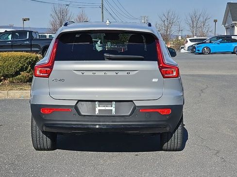 Used 2023 Volvo XC40 Recharge Ultimate image 12