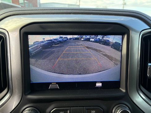 Used 2021 Chevrolet Silverado 1500 LT w/ Bed Protection Package image 8