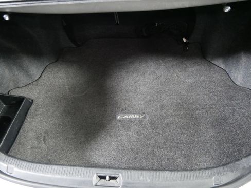 Used 2011 Toyota Camry LE image 18