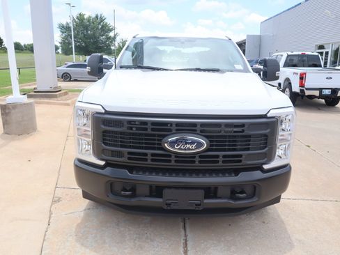 New 2026 Ford F250 XL w/ XL Driver Assist Package RWD image 8