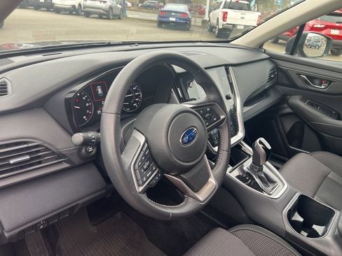 Used 2025 Subaru Outback Premium image 7