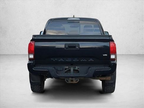 Used 2019 Toyota Tacoma TRD Off-Road w/ TRD Premium Off Road Package image 7