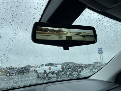 Used 2021 Chevrolet Traverse Premier image 46