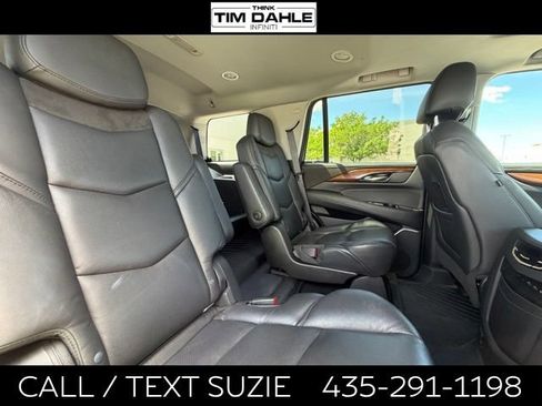 Used 2019 Cadillac Escalade Premium Luxury AWD/4WD image 16