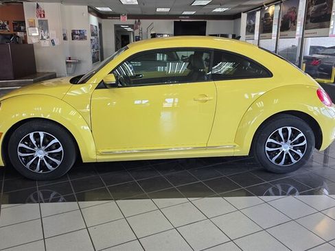 Used 2012 Volkswagen Beetle 2.5 FWD image 2