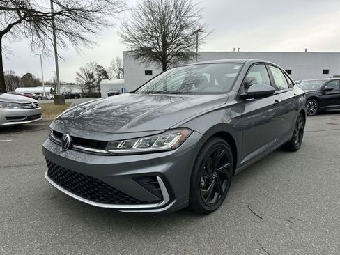 New 2026 Volkswagen Jetta SE image 1