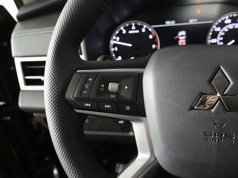 New 2026 Mitsubishi Outlander SE image 44