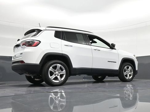 Used 2024 Jeep Compass Latitude AWD/4WD image 30