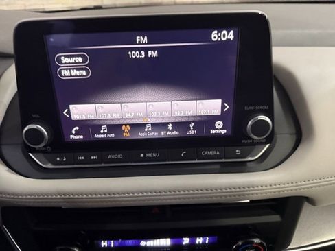 Certified 2025 Nissan Rogue SV image 18