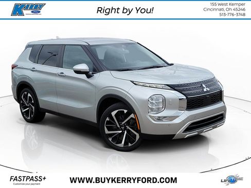 Used 2022 Mitsubishi Outlander SE image 1