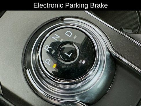 Used 2017 Ford Fusion SE FWD image 15