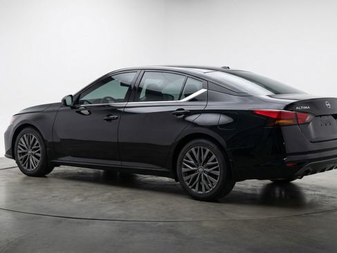 Used 2025 Nissan Altima 2.5 SV image 6