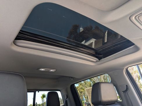 Used 2019 Chevrolet Silverado 1500 LT Trail Boss AWD/4WD image 3