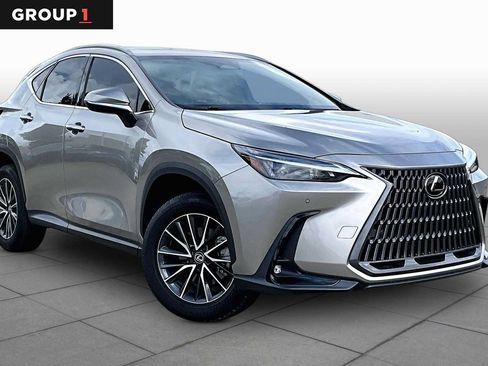 Used 2024 Lexus NX 250 FWD image 3