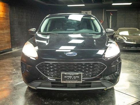 Used 2022 Ford Escape SE w/ Convenience Package FWD image 4