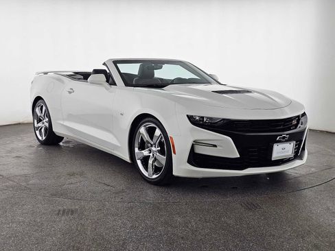 Used 2019 Chevrolet Camaro SS RWD image 27