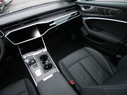 Used 2024 Audi A6 Premium Plus image 11