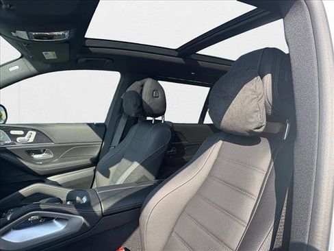 New 2026 Mercedes-Benz GLS 580 4MATIC image 15