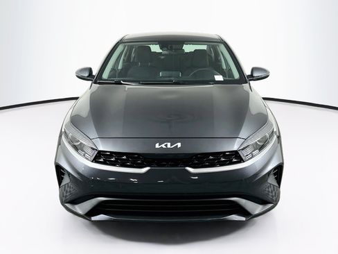 Used 2023 Kia Forte LXS w/ LXS Technology Package FWD image 2