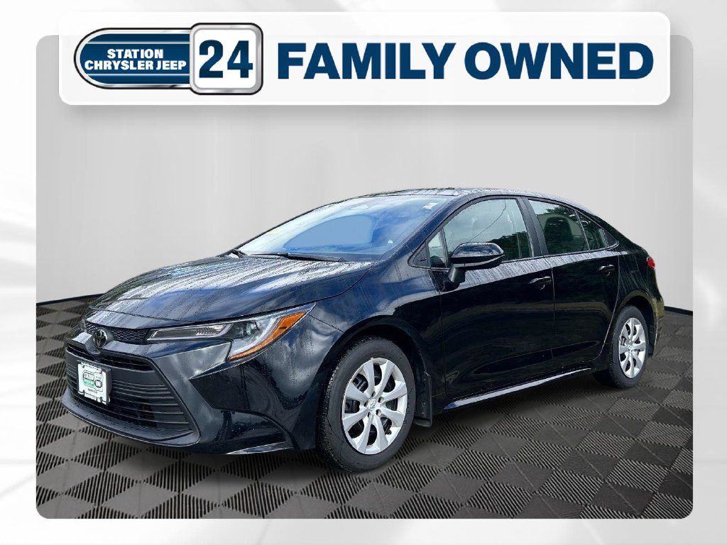 Used 2025 Toyota Corolla LE FWD 360° Tour