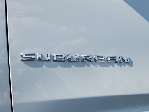 New 2026 Chevrolet Suburban Premier image 5