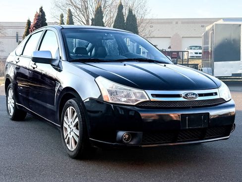 Used 2009 Ford Focus SEL image 3