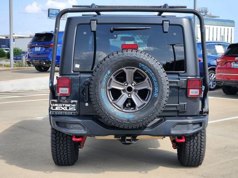 Used 2017 Jeep Wrangler Unlimited Rubicon AWD/4WD image 6