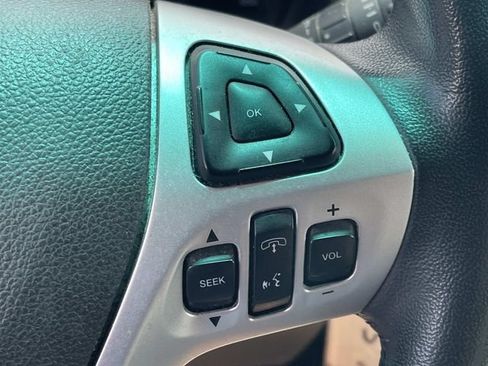 Used 2012 Ford Explorer XLT FWD image 38