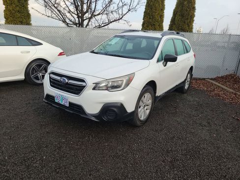 Used 2019 Subaru Outback 2.5i image 1