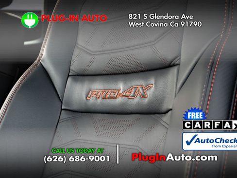 Used 2025 Nissan Frontier PRO-4X w/ Pro Premium Package image 2