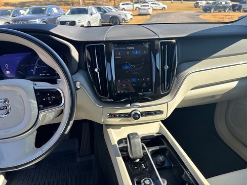Certified 2023 Volvo XC60 B5 Plus w/ Protection Package Premier image 21