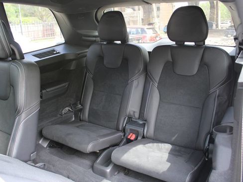 Used 2016 Volvo XC90 T6 R-Design w/ Vision Package image 38