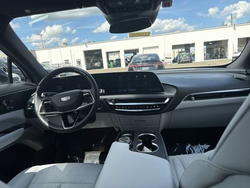 Used 2024 Cadillac Lyriq Luxury w/ LPO, Floor Liner Package AWD/4WD image 18