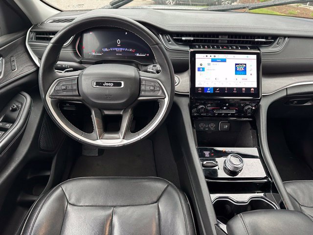 Used 2023 Jeep Grand Cherokee L Limited w/ Black Appearance Package AWD/4WD image 13