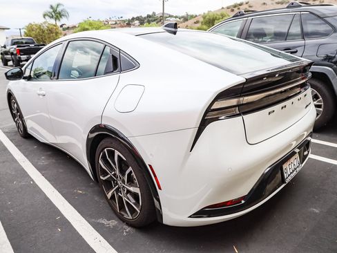 Used 2024 Toyota Prius Prime Premium w/ Advanced Technology Package FWD image 10