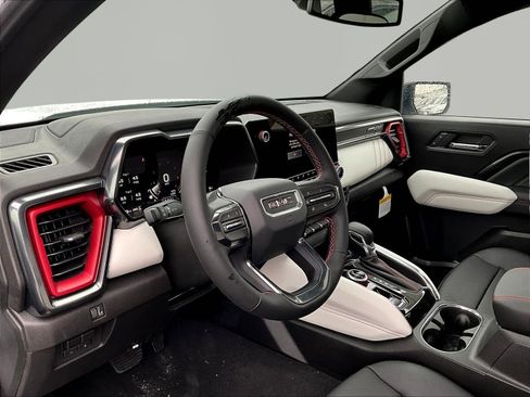 New 2026 GMC Canyon AT4X w/ LPO, Black Badging Package AWD/4WD image 16