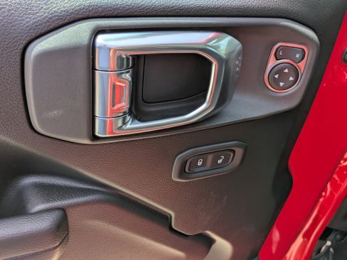 New 2026 Jeep Wrangler Unlimited Rubicon AWD/4WD image 12