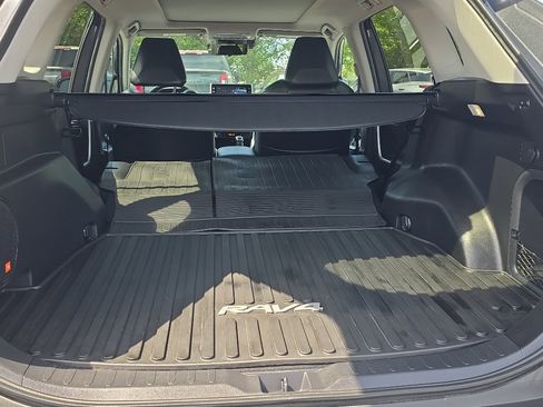 Used 2022 Toyota RAV4 Limited AWD/4WD image 10