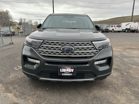 Used 2022 Ford Explorer Limited w/ Equipment Group 301A AWD/4WD image 2