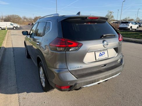 Used 2020 Nissan Rogue SV image 4